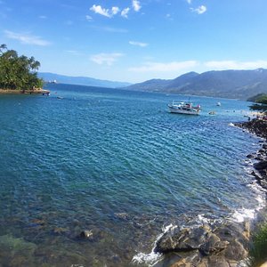 Praia do Viana é urbana e tem águas claras, mornas e tranquilas. É ideal  para crianças e quem busca tranquilidade. - Picture of Ilhabela, State of  Sao Paulo - Tripadvisor