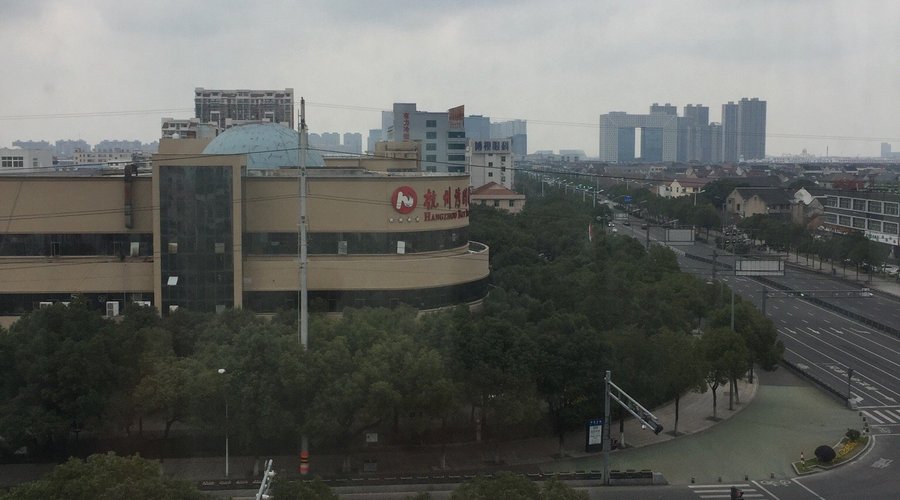 老牌4星级酒店。可惜没有引进优秀管理团队。