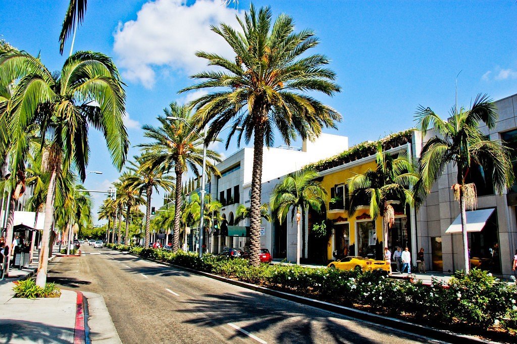 Rodeo Drive in Beverly Hills - A Luxurious Shopping Hub in Los Angeles – Go  Guides