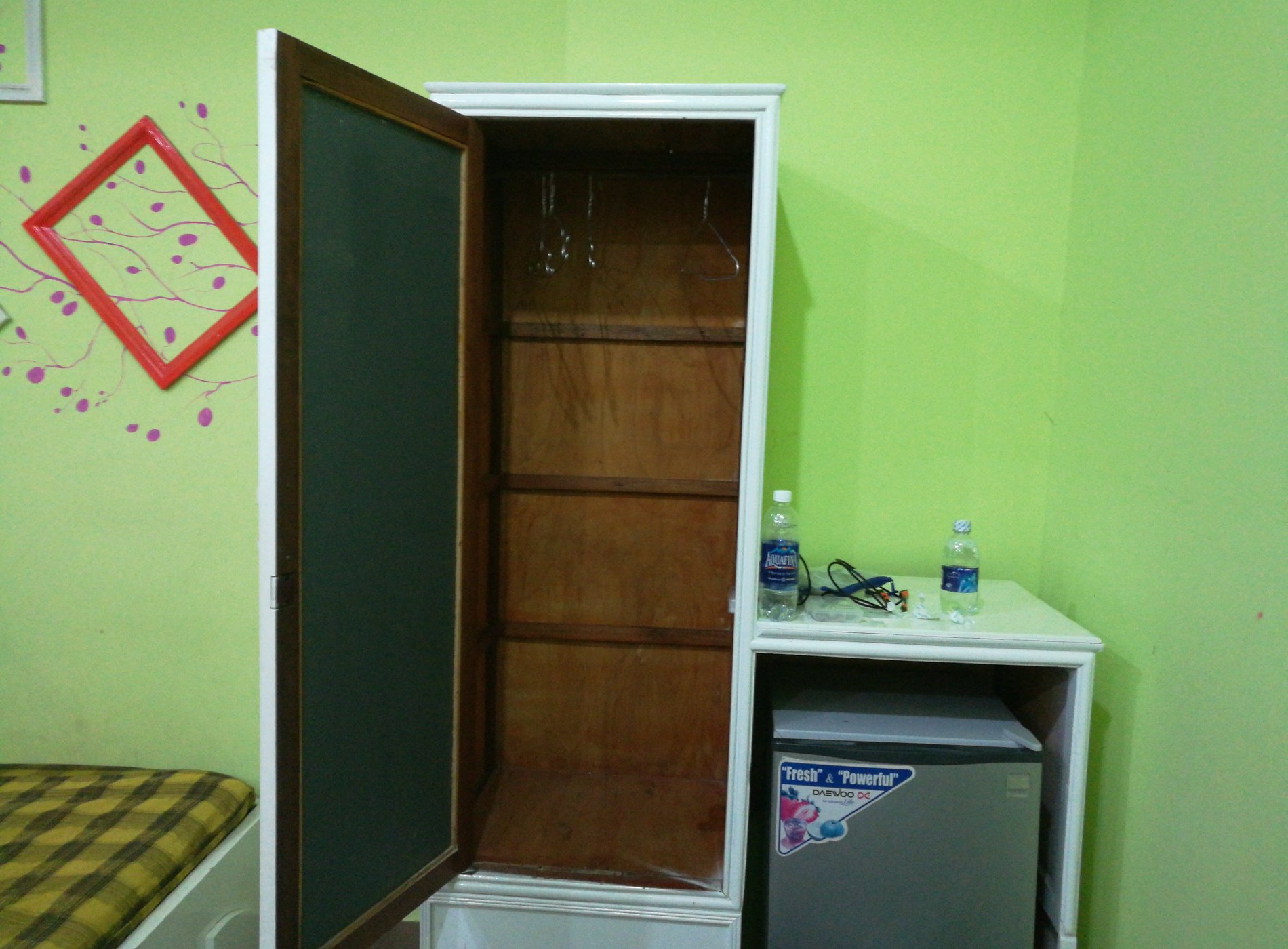Ken's Backpackers Hotel by null