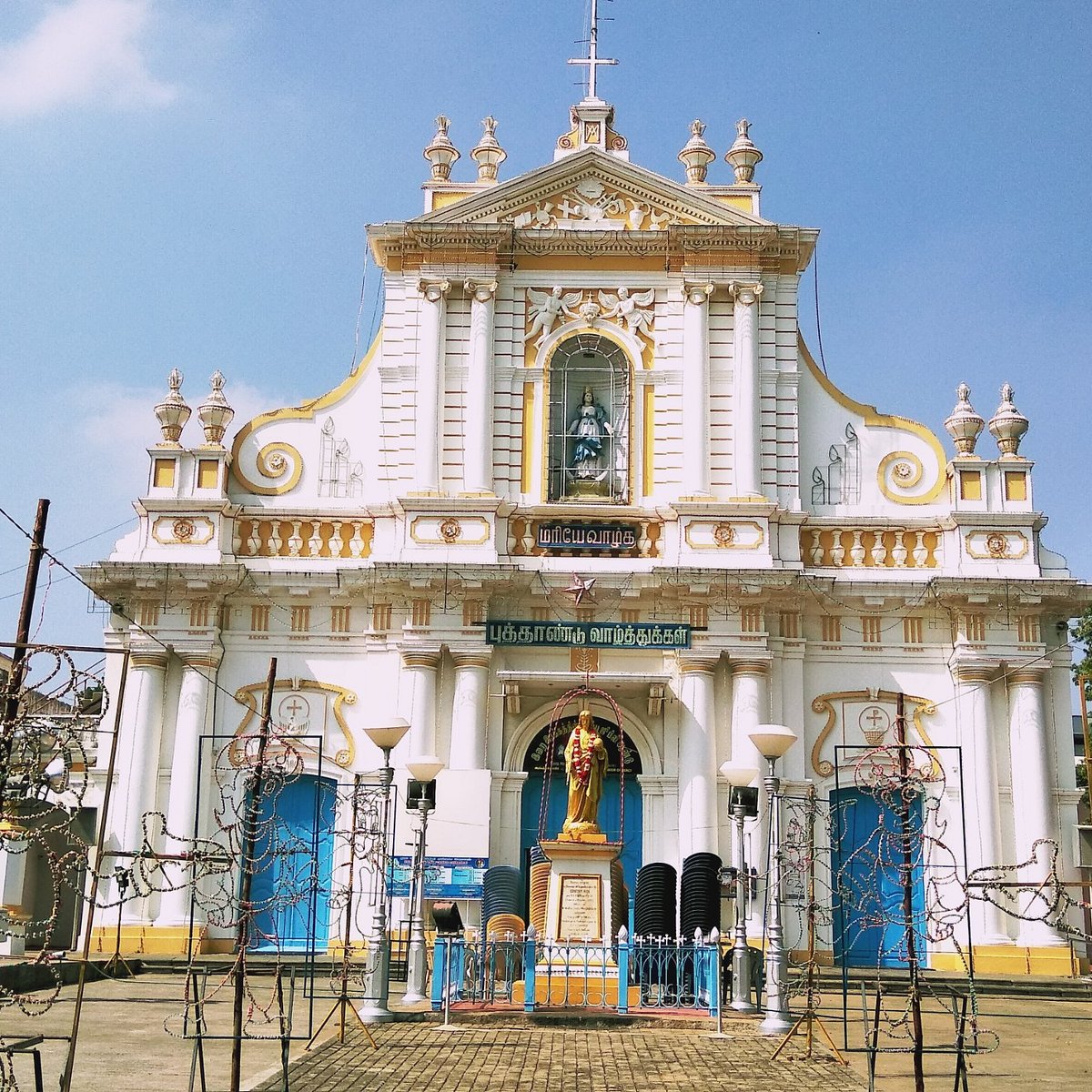 Immaculate conception cathedral. Pondicherry Индия. Vedapureeswarar Temple, Puducherry Пондичерри. Пондичерри фото. Immaculate conception Cathedral, Antananarivo.