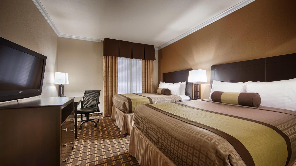 BEST WESTERN PLUS CUTTING HORSE INN & SUITES - Updated 2023 Prices & Hotel Reviews (Weatherford, TX) BEST WESTERN PLUS CUTTING... 