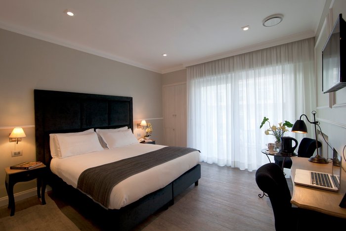 SEVEN SUITES $153 ($̶1̶7̶4̶) - Prices & Guest house Reviews - Rome, Italy