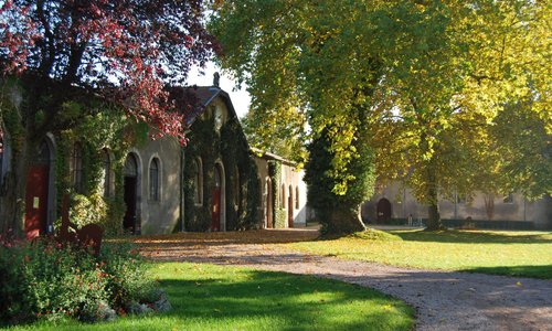Cour d'honneur du Haras en automne