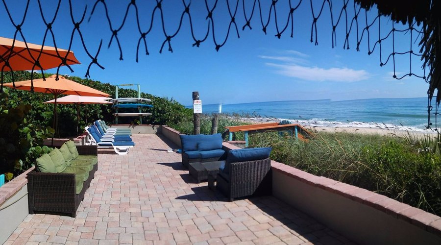 Seashell Suites Ocean Deck Views