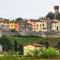 Nozzano Castello ( Lucca)