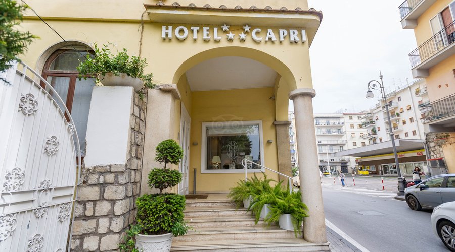 Entrance at the Hotel Capri