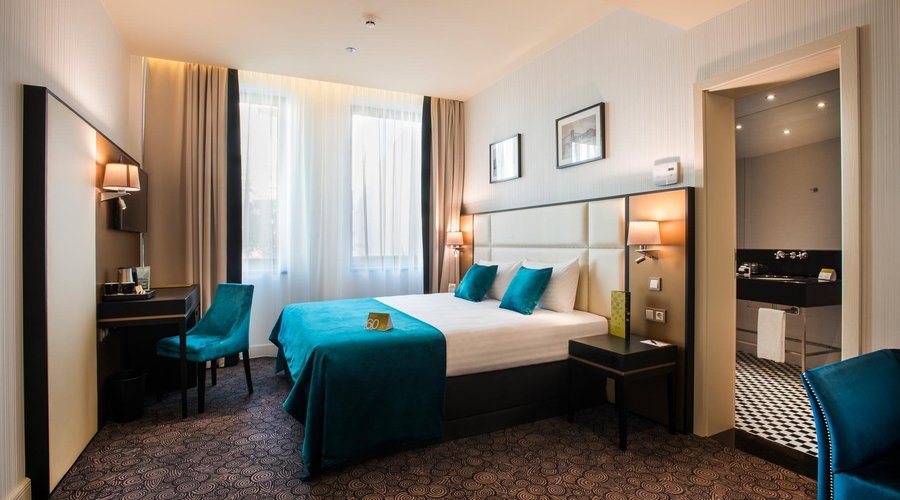 superior room