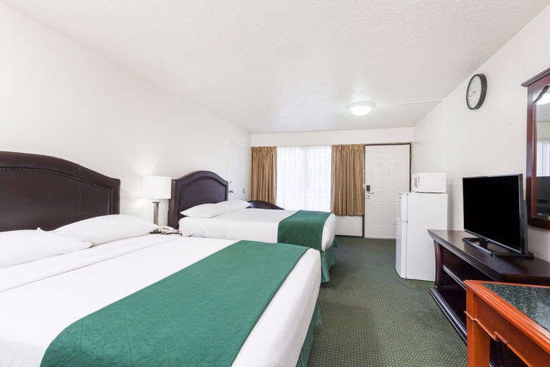 Hotel photo 4 of Simple Rewards Inn.