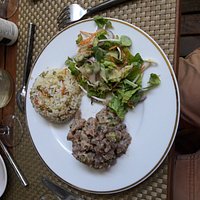 Voici le bon n de tel 27 17 17 et une entrée un plat il y toujours 2 choix viande ou poisson deu