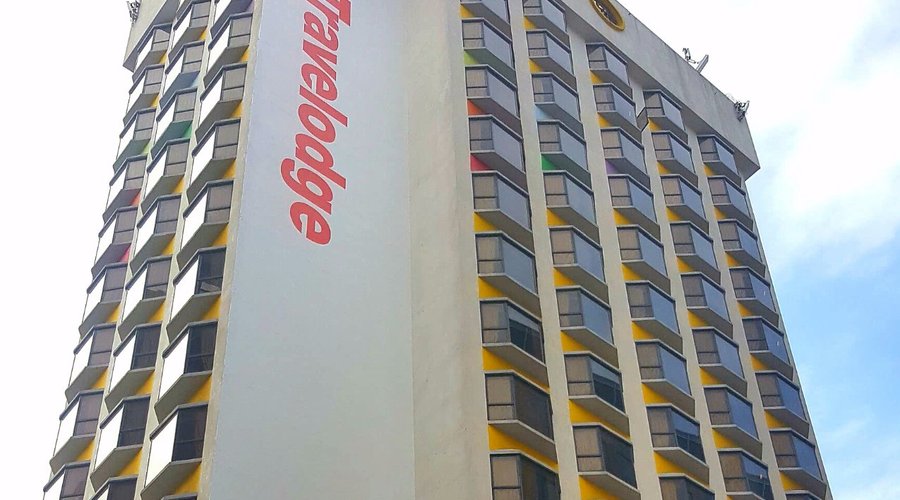 Exterior 1
