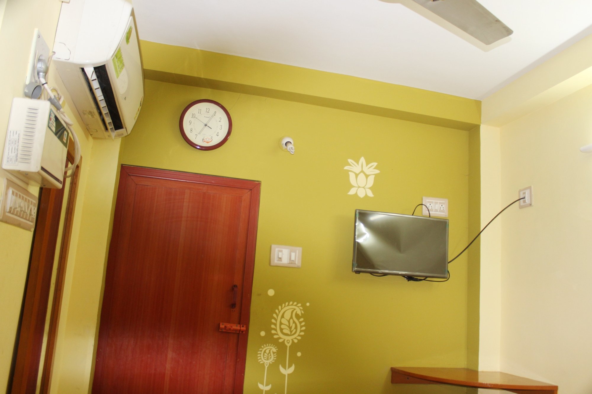 Hotel photo 32 of Sai Murugan Lodge.
