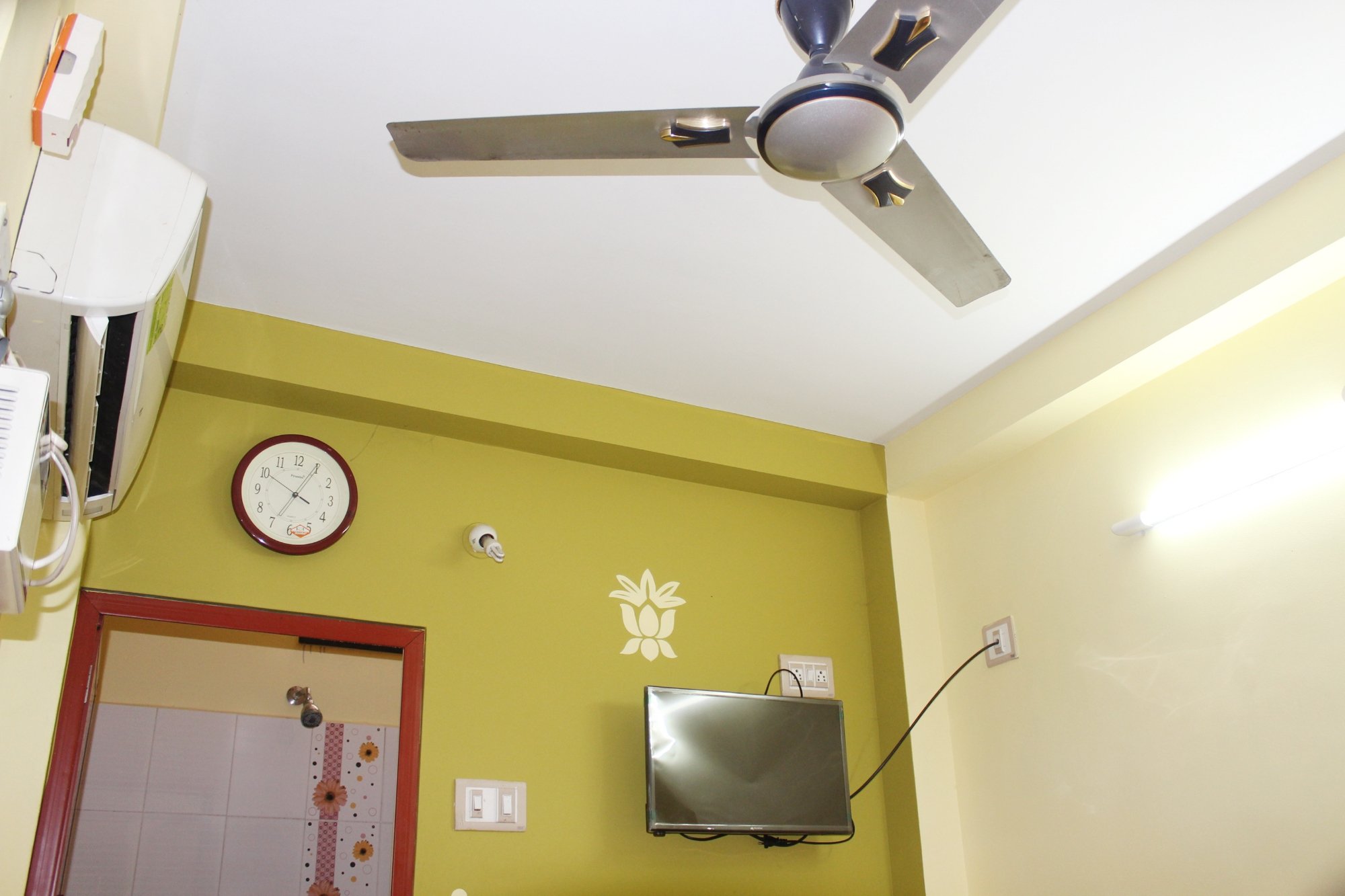 Hotel photo 9 of Sai Murugan Lodge.