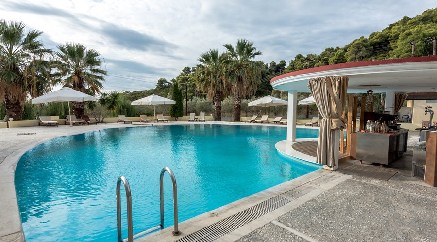 Pool Bar at the Belvedere Hotel