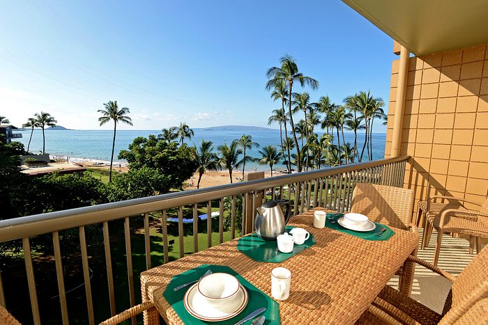 The toilet paper holder mounted inside the cabinet door under the sink. -  Picture of Mana Kai Maui - Tripadvisor