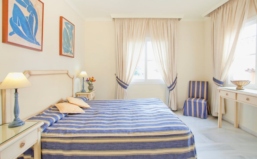Superior One Bedroom Apartment