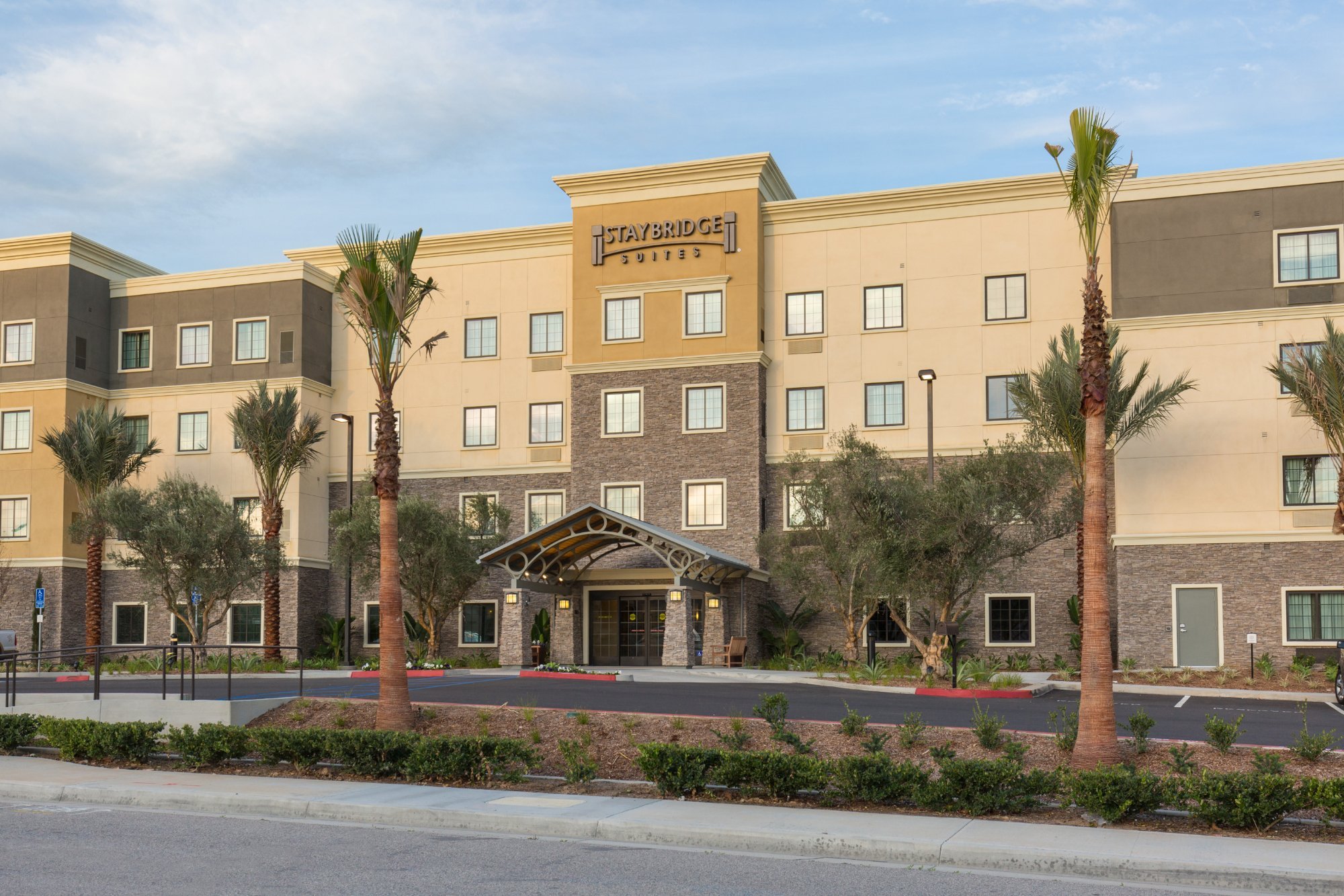 STAYBRIDGE SUITES CORONA SOUTH, AN IHG HOTEL - Updated 2024 Prices & Reviews - CA