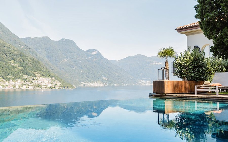 Villa Làrio All Suite Property with infinity pool