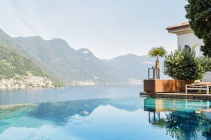 Pool & Beach