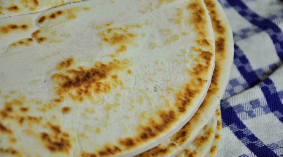 La nostra piadina, le facciamo anche con farine al Kamut e ai cinque cereali, per tutti i gusti,