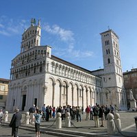 San Michele in Foro church: The alley to Puccini Museum is across the street from its main entra