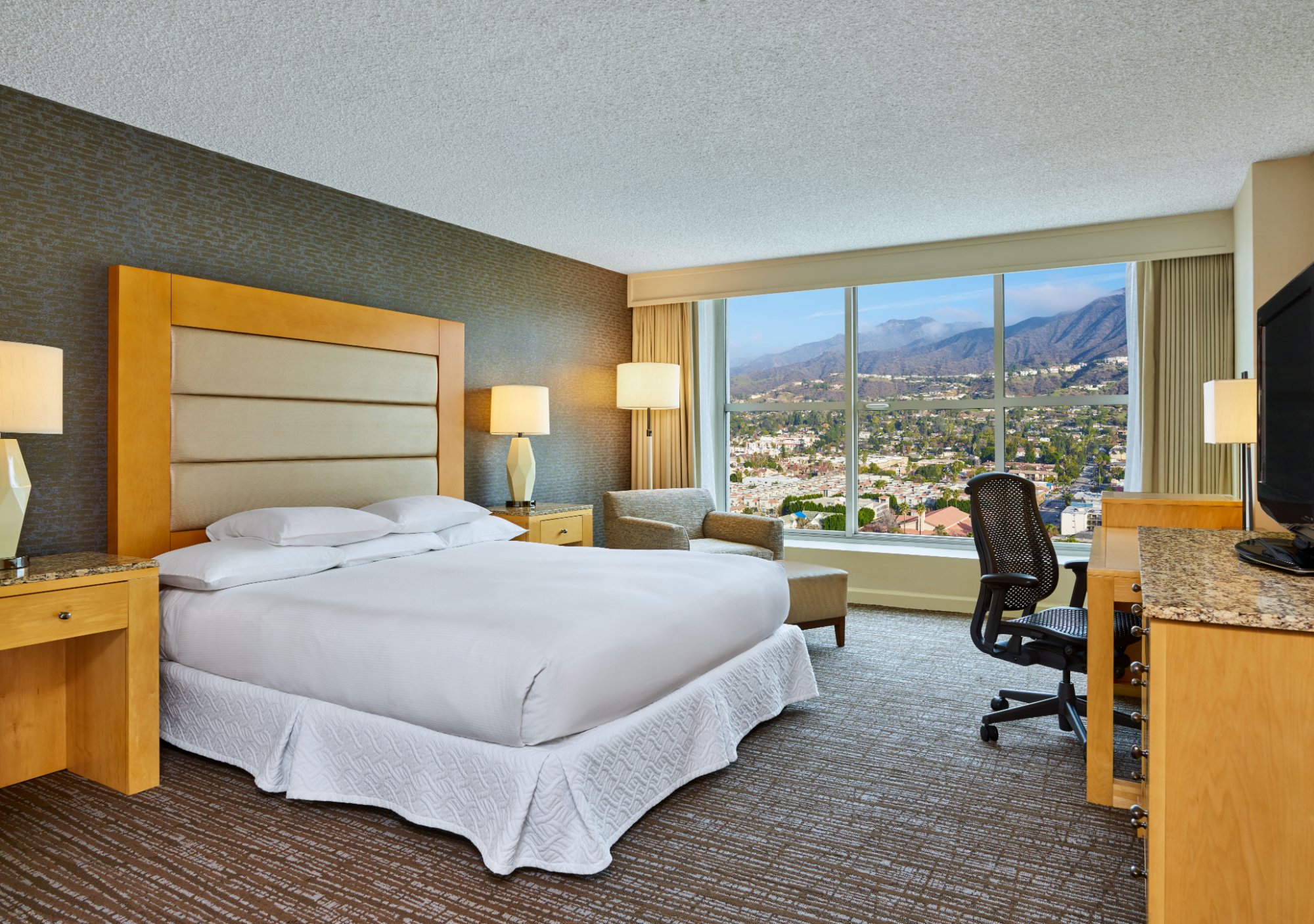 Hotel photo 37 of Hilton Los Angeles North/Glendale & Executive Meeting Ctr.