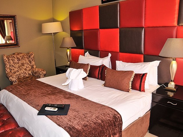 2TEN HOTEL $83 ($̶9̶4̶) - Prices & Lodge Reviews - Thohoyandou, South ...