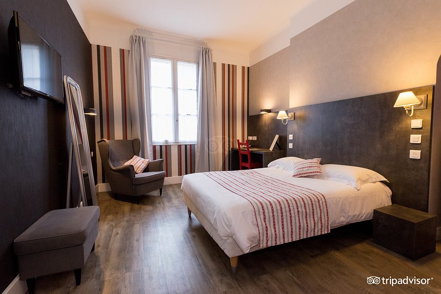 hotel colbert tours france