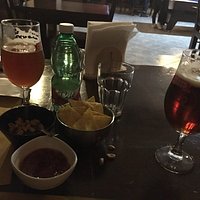Proprietari gentili, i panini sono il top! L' impasto della pizza è davvero speciale! Birre di q