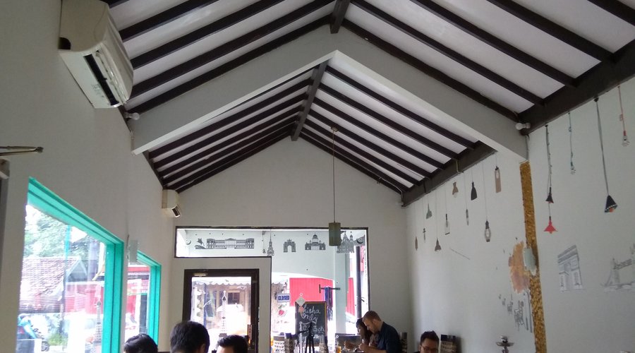 Umar Restaurant and Shisha Cafe