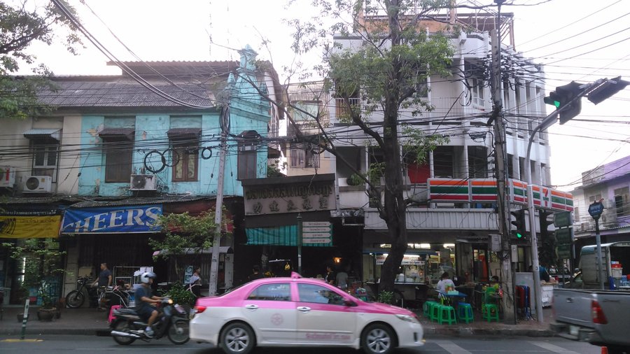 7eleven di fronte all hotel