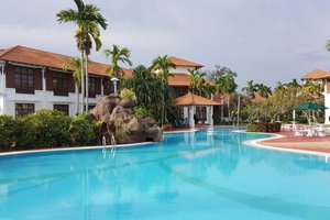 Pool & Beach