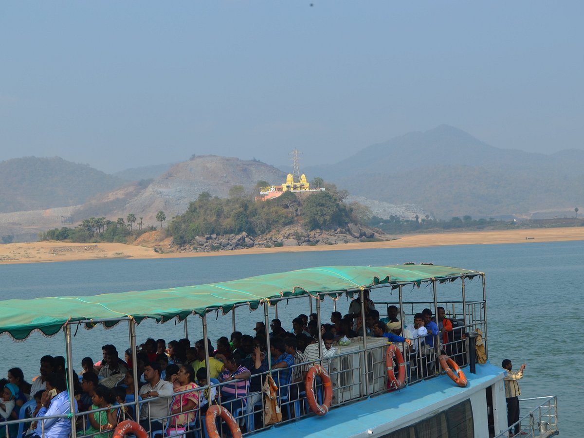 punnami boat tourism