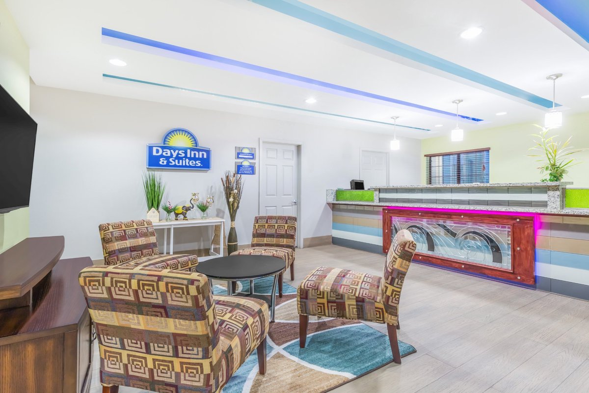 DAYS INN & SUITES BY WYNDHAM MADISONVILLE $71 ($̶1̶0̶5̶) - Updated 2022 ...