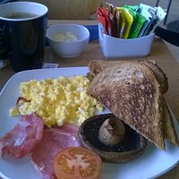 Scrambled egg bacon mushroom tomato and toast £3.85