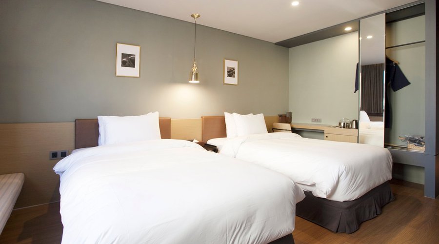 standard twin room