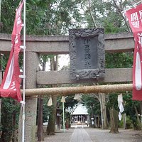 最古の鳥居の一つ、石造り。