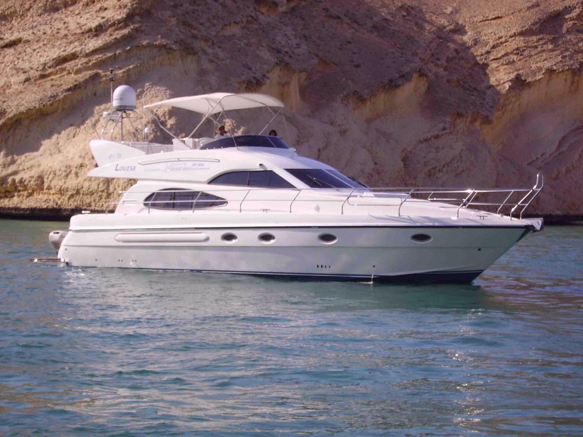 yacht rental oman