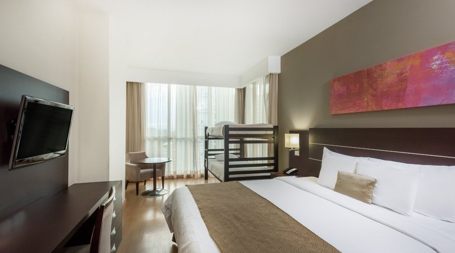 Tryp Family Room (King + Bunk Beds)