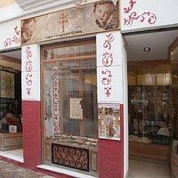 Un pequeño museo específico de la Cruz de Caravaca, donde el visitante podrá conocer la historia