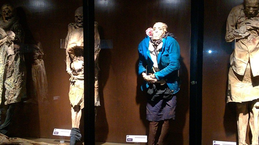 mummy with a blue dress?
