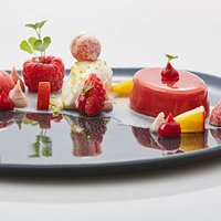 Food-Foto: Himbeer, Joghurt, Pfirsich. Aus der Speisekarte Sommer 2016