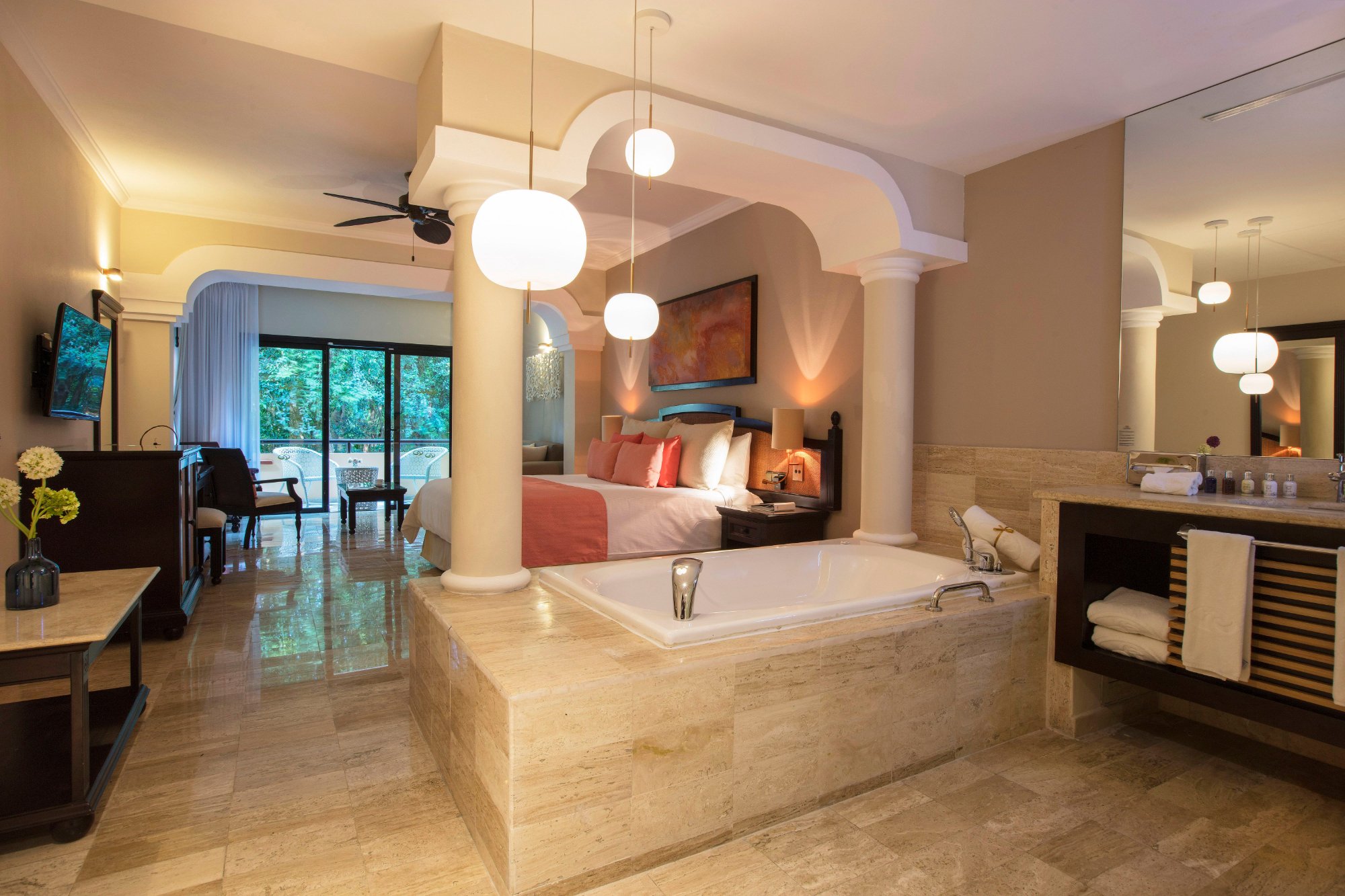 Hotel photo 16 of Grand Palladium White Sand Resort & Spa.