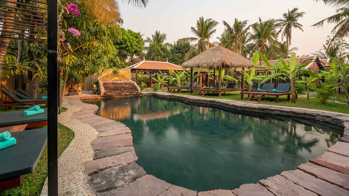 Authentic Khmer Village Resort, hotel in Siem Reap