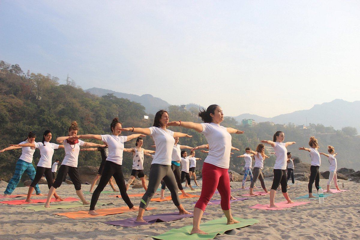 Online evening yoga classes in India - Ekam Yoga
