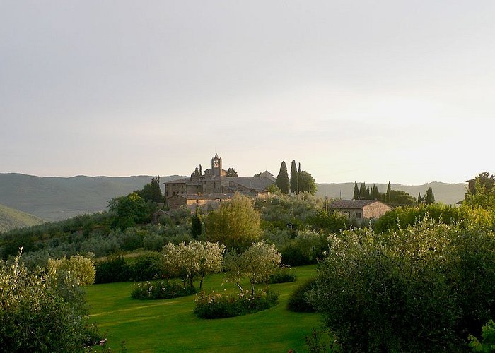 Pieve di San Leolino vista dall'Hotel Villa Le Barone