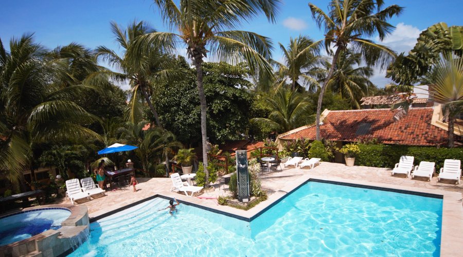 Piscina vista de cima/ Pool viewed from above