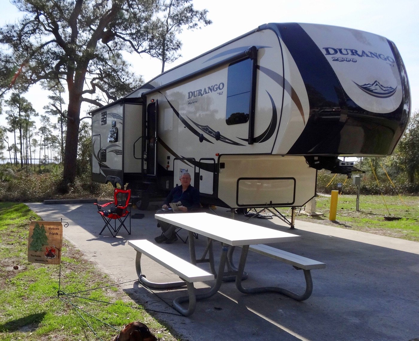 Escape to Oak Tree Village: Your Florida Camping Oasis Awaits