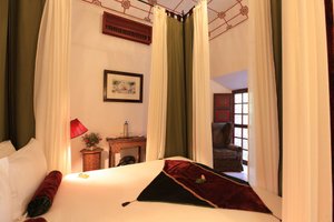 Room & Suite