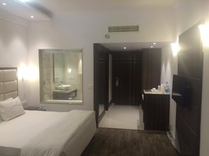 Room & Suite